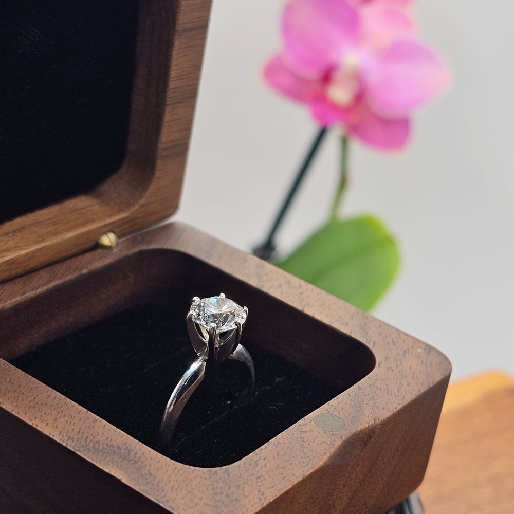 IGI Laboratory Grown Diamond